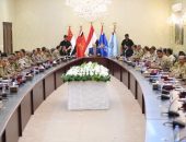 الرئيس اليمني يرأس اجتماعا لقادة وزارة الدفاع والمنطقة العسكرية الرابعة