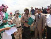 البرنامج السعودي يدشن توزيع  قوارب الصيد ومحركاتها لمتضرري الأعاصير في سقطرى 